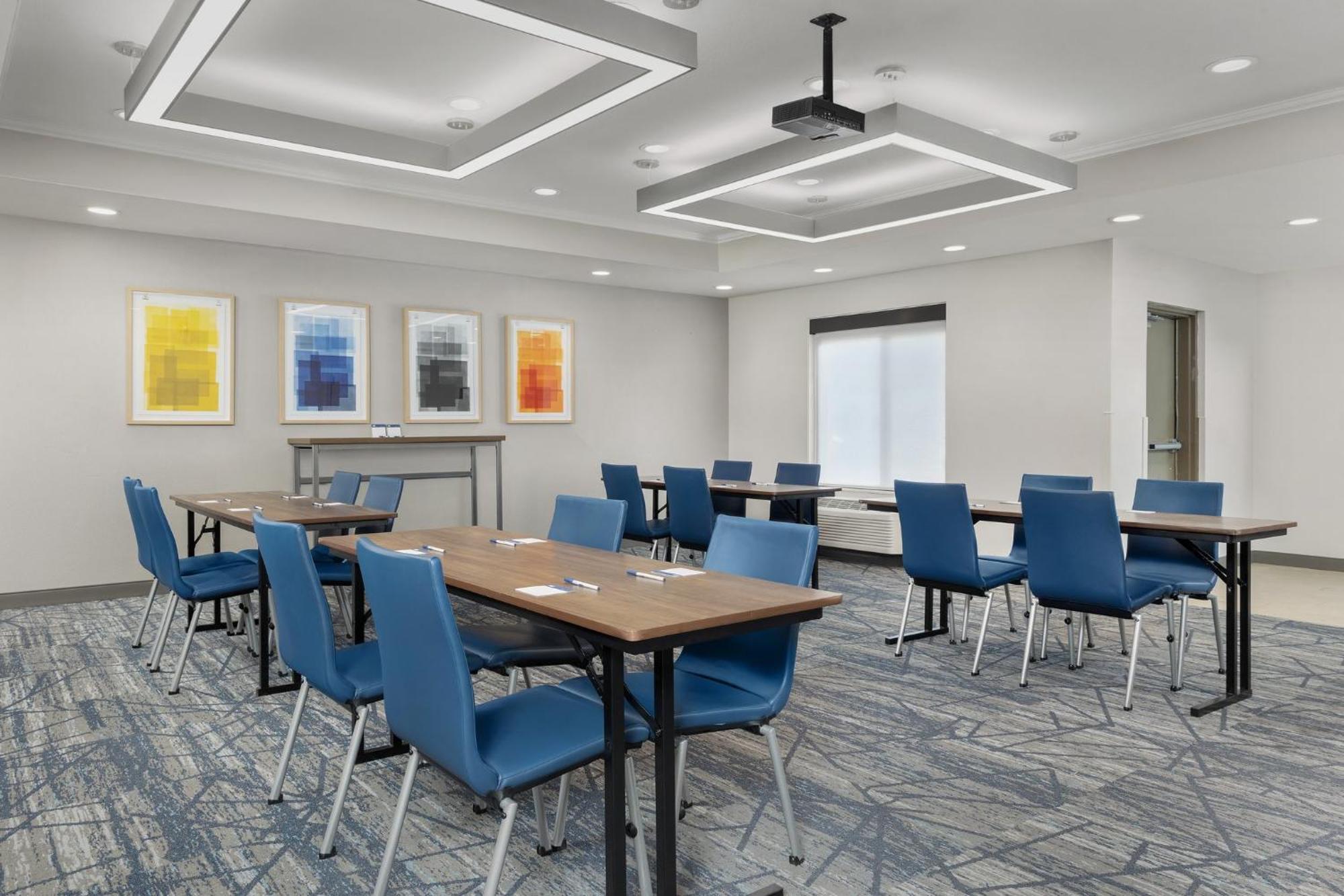 Holiday Inn Express & Suites Superior By Ihg Exterior photo